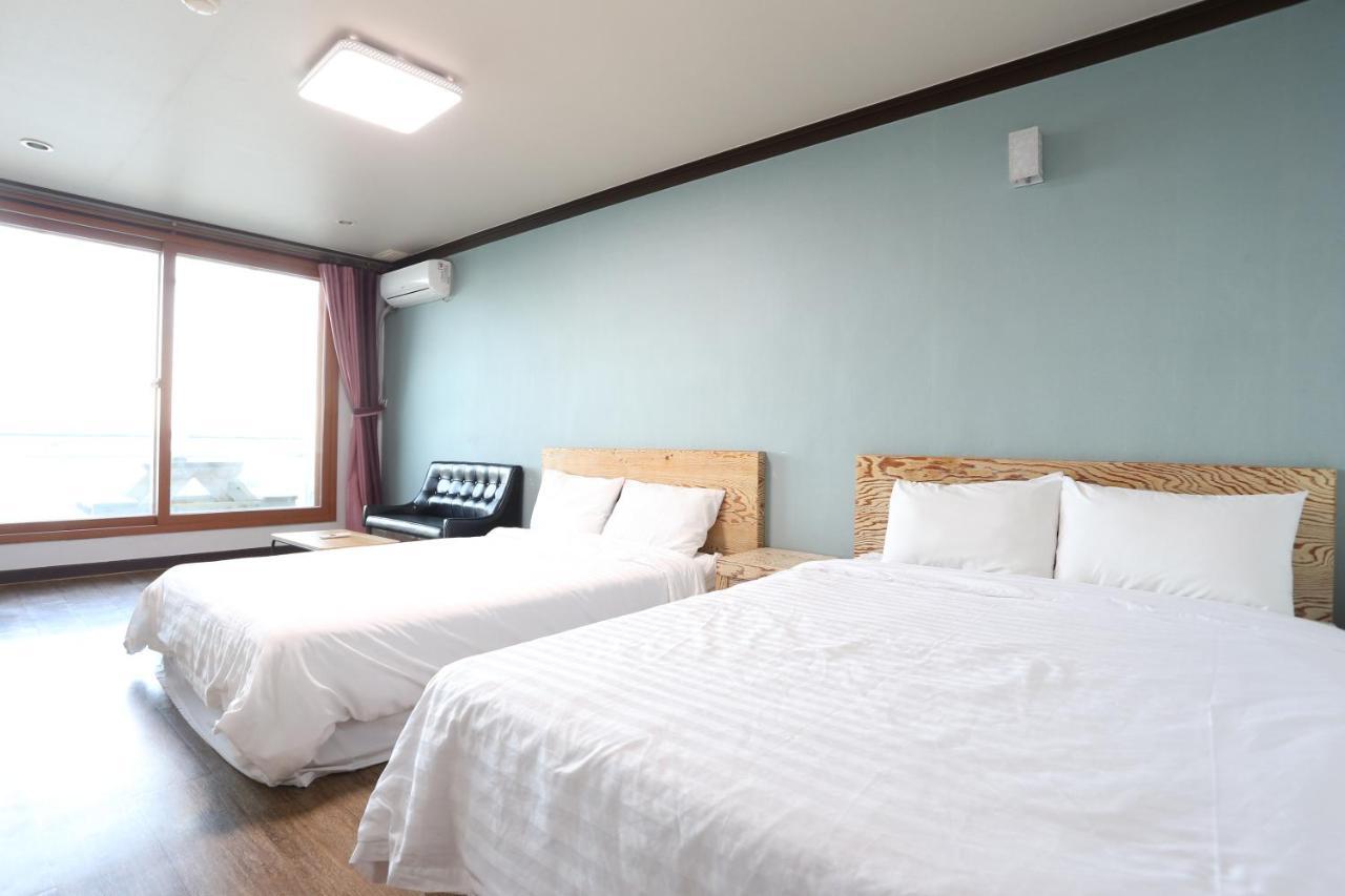 Time Motel Gangneung Bagian luar foto