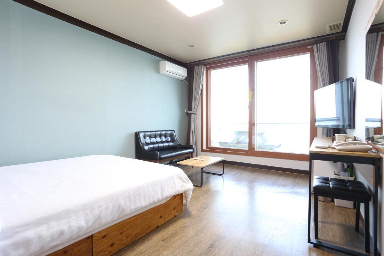 Time Motel Gangneung Bagian luar foto