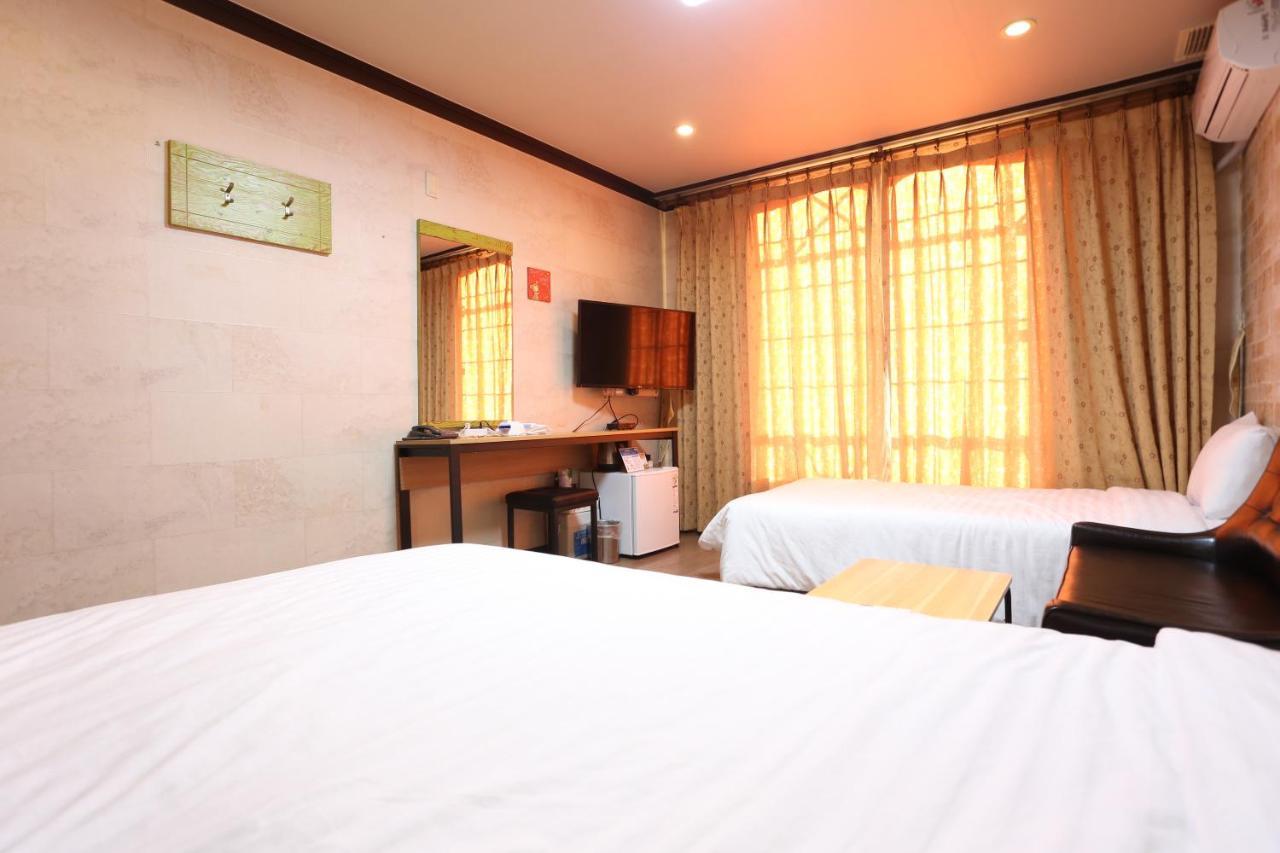 Time Motel Gangneung Bagian luar foto
