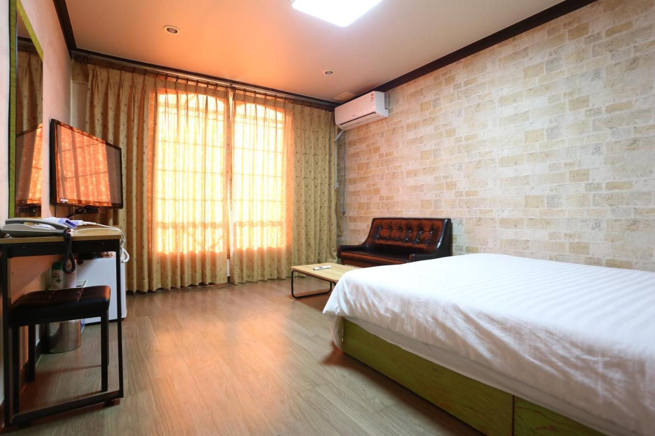 Time Motel Gangneung Bagian luar foto