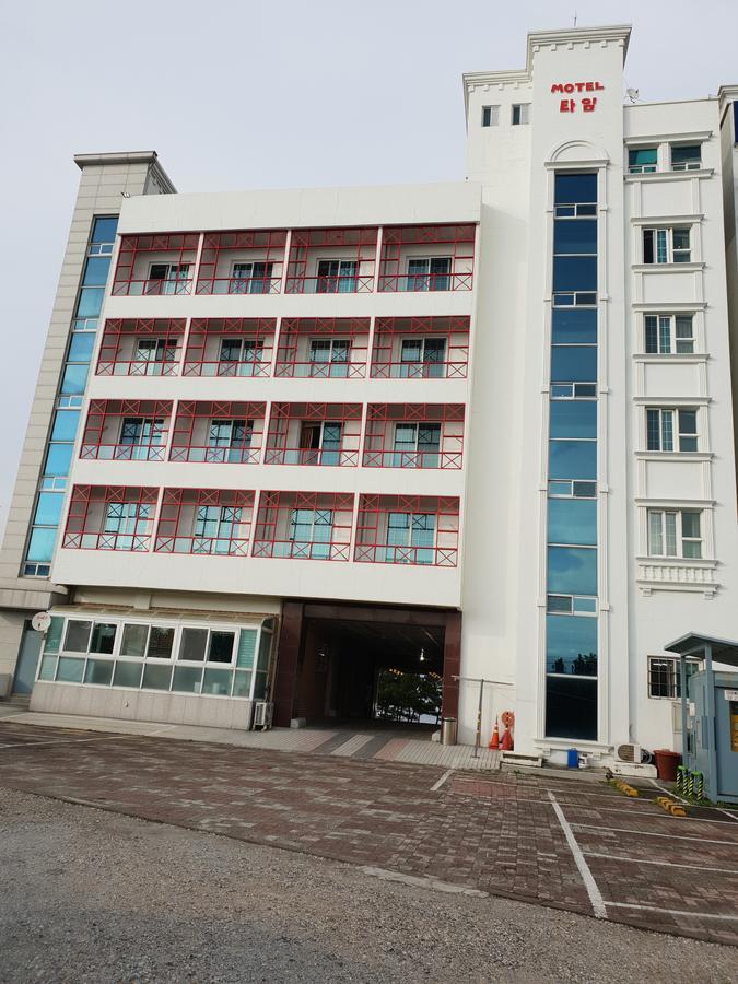 Time Motel Gangneung Bagian luar foto