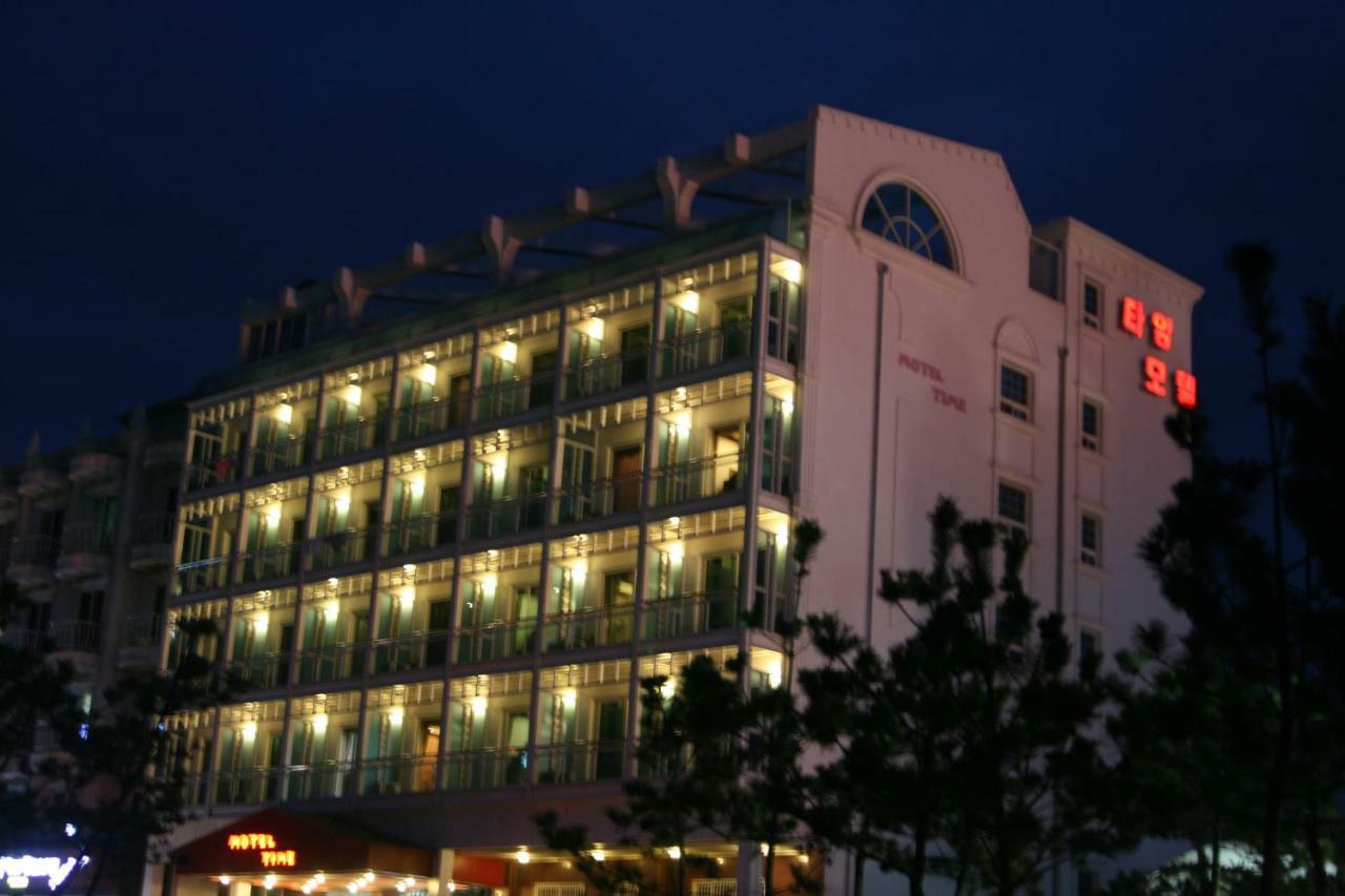 Time Motel Gangneung Bagian luar foto