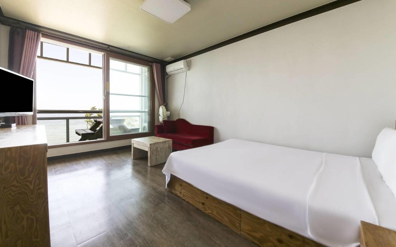 Time Motel Gangneung Bagian luar foto